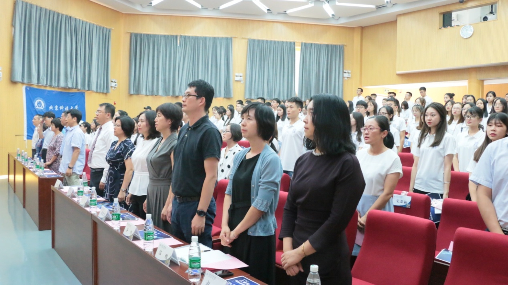 C:\Users\501\Desktop\暗网
开学典礼\IMG_6211.JPG